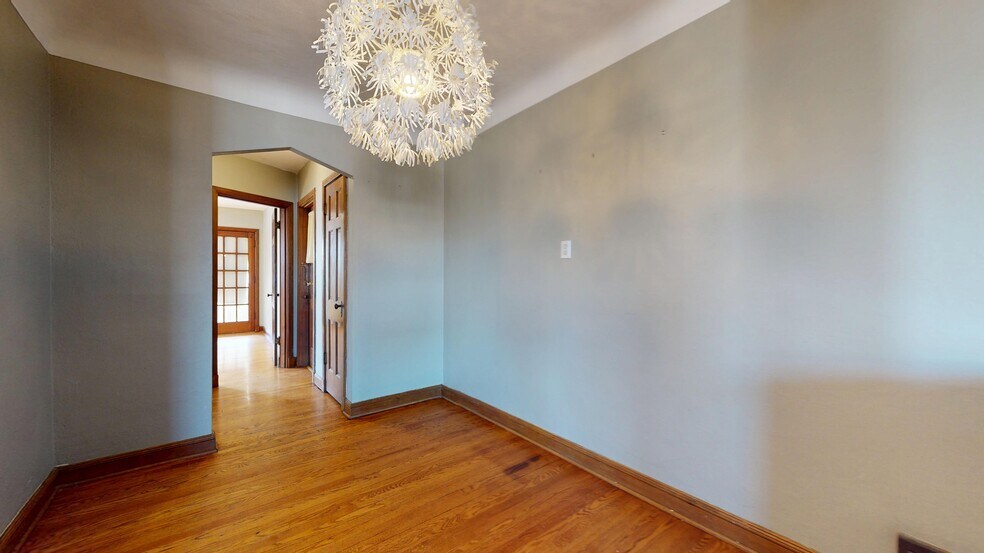 Building Photo - 5816 Mardel Ave