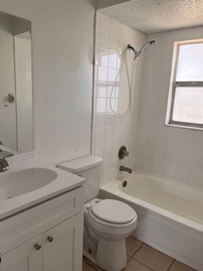 Building Photo - 1205 W Granfield Ave