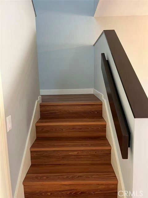 Building Photo - 239 Linwood Ave