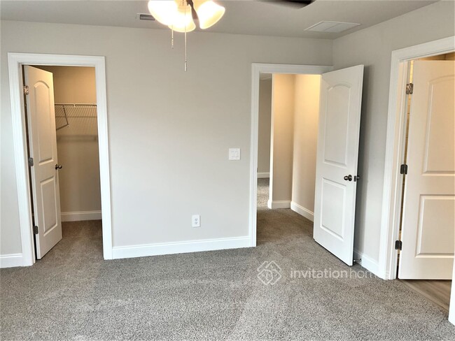 Building Photo - 200 River Rock Dr