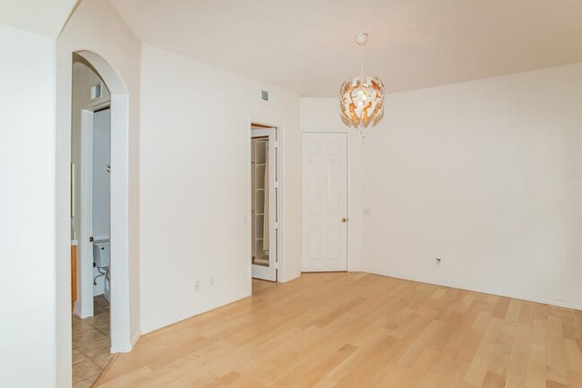 Building Photo - 3 bed 1 story, 2 bath Home In A Cul-De-Sac In Rolling Hills Ranch