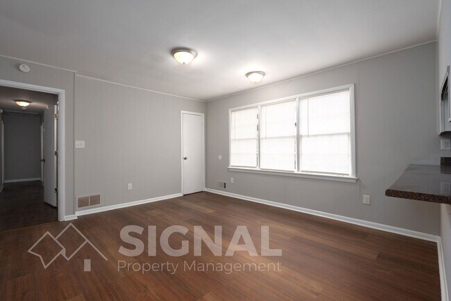 Building Photo - 416 Lance Ln