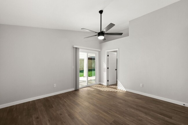 Building Photo - Beautiful Highland Home