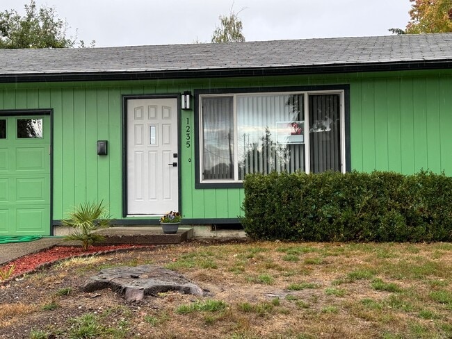 Building Photo - 1235 Broadway St SW