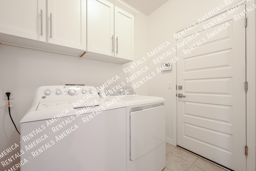 Building Photo - 3710 E Lodgepole Dr