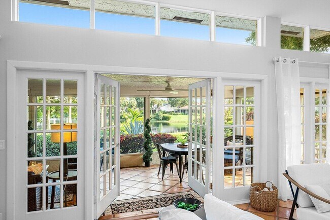 Building Photo - 18 Bristol Ln