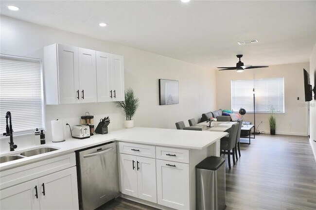 Building Photo - 3308 SW 26 Way