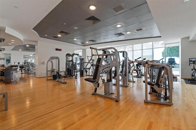 Building Photo - 1331 Brickell Bay Dr