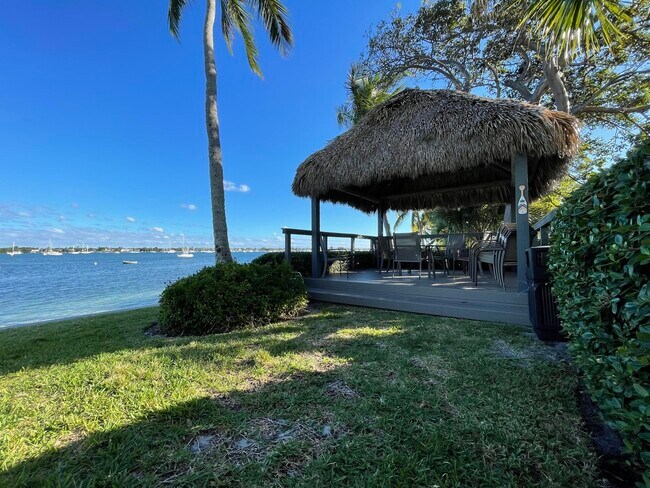 Building Photo - 5600 N Flagler Dr