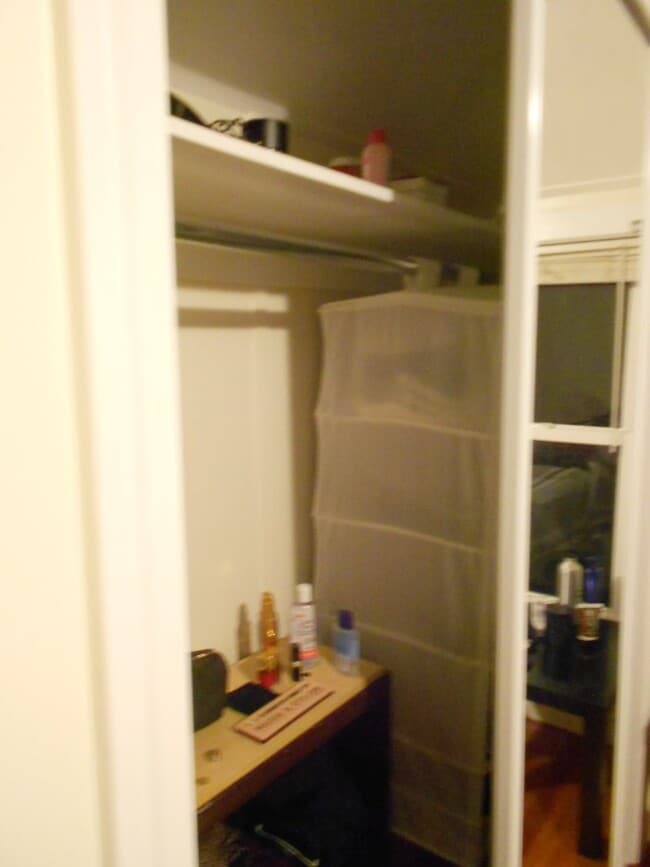 Building Photo - No Brokers Fee, In-Unit Washer and Dryer, Eat-in Kitchen, Parking for Rent