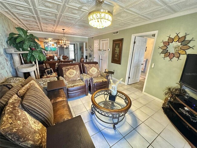 Building Photo - 6009 Sea Ranch Dr