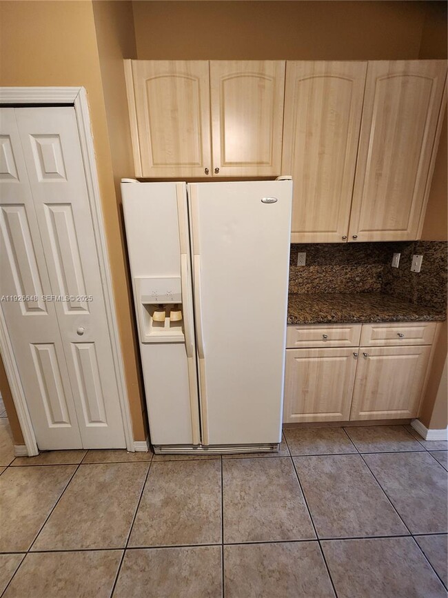 Building Photo - 1580 NE 35th Ave