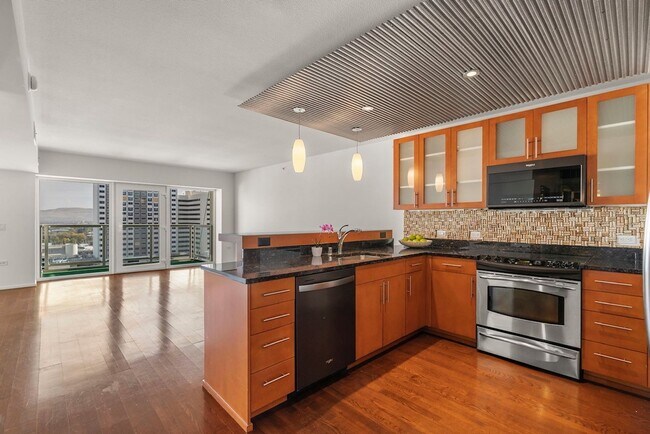 Building Photo - ONLY $1,700 PER MONTH FOR THIS BEAUTIFUL, MODERN, STATE OF THE ART, 1 BED, 1 BATH HIGH RISE CONDO...