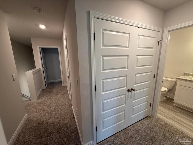 Building Photo - 9007 Golden Eye Dr