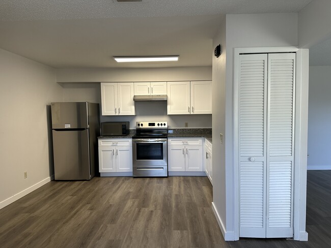 Kitchen - 2457 Fielding Court