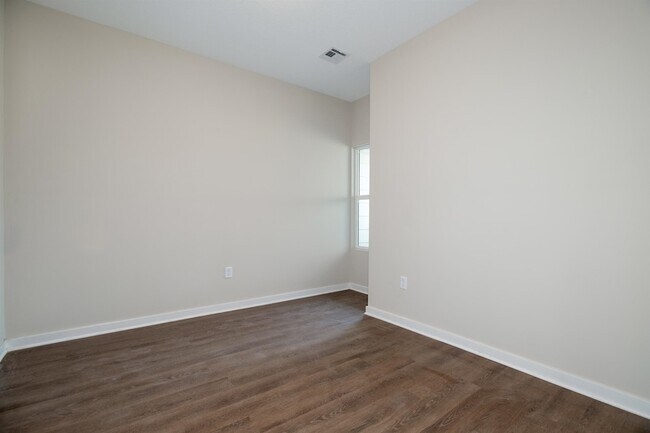 Building Photo - 2921 S Maize Ct