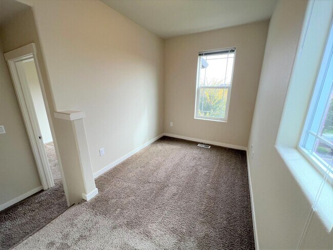 Building Photo - 28609 SW Villebois Dr N
