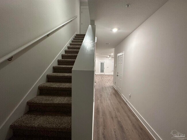 Building Photo - 1542 Iroquois Ct