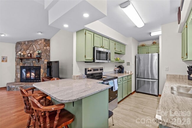 Building Photo - 147 Bain Ln