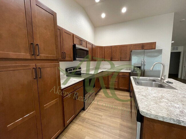 Building Photo - 968-970 S Coral Pl