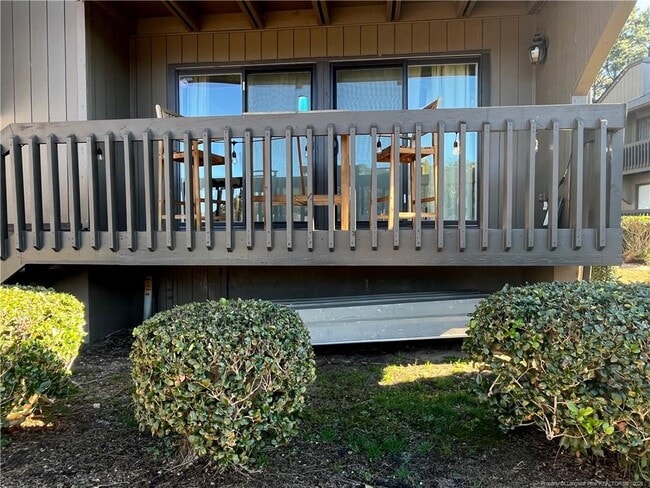 Building Photo - 250 Sugar Gum Ln