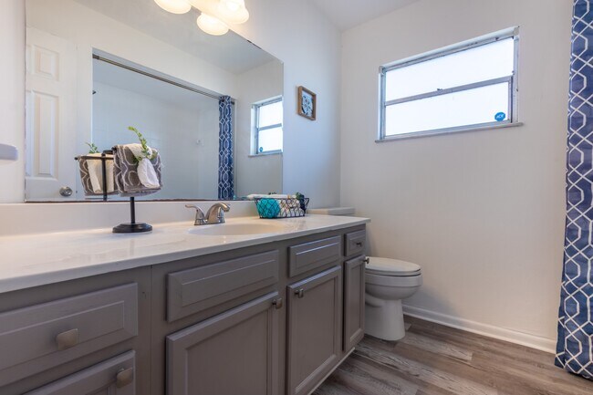 Building Photo - 6116 Shakespeare Dr