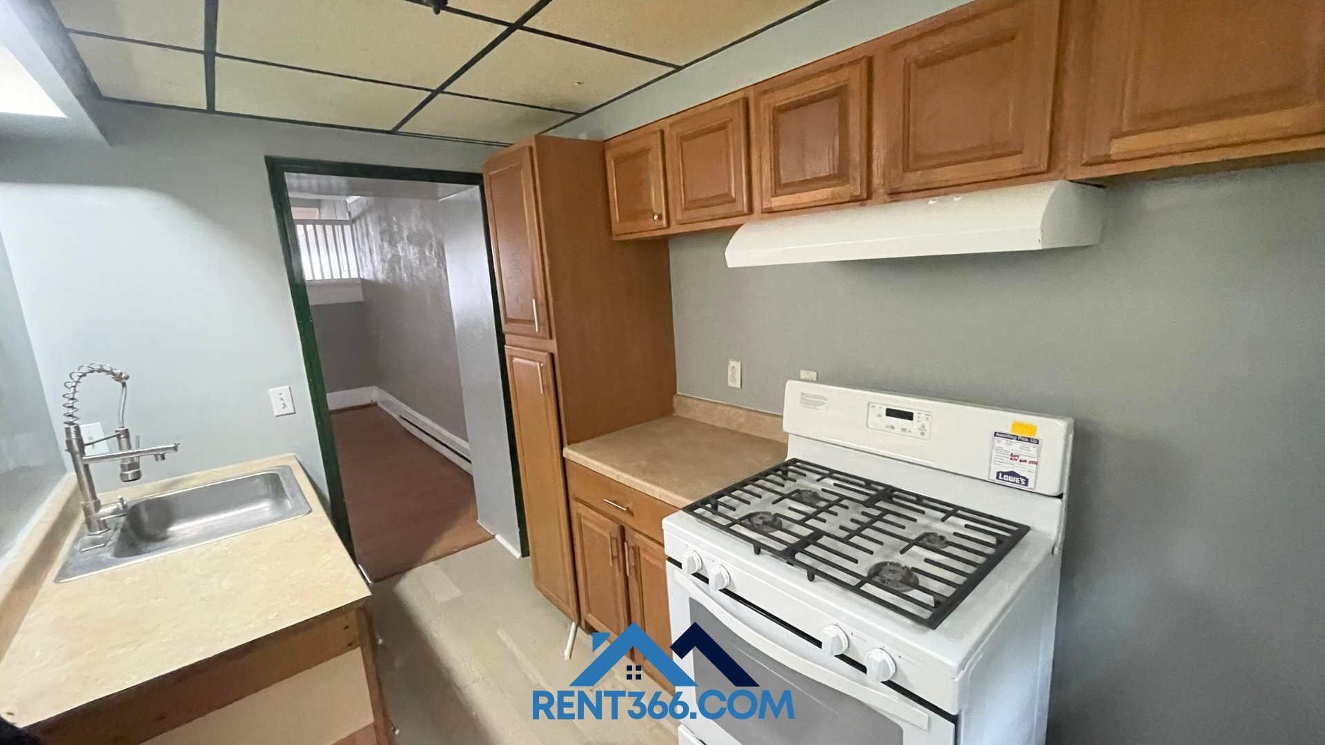 Building Photo - 403 E Norwegian St