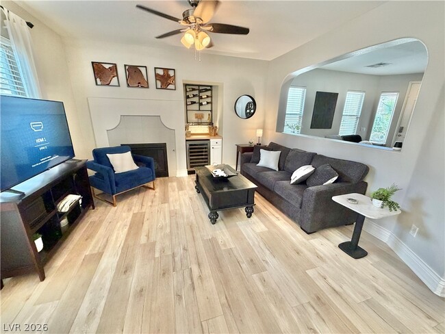 Building Photo - 399 Center Green Dr