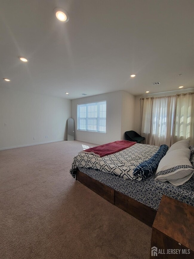 Building Photo - 231 Lorhan Dr