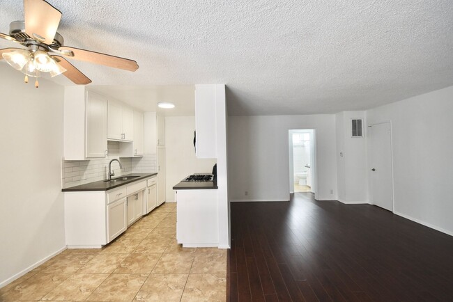 Building Photo - 10745 Hortense St