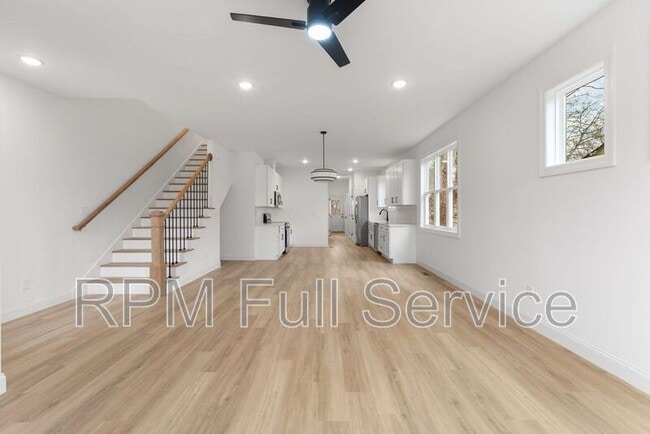 Building Photo - 2109 14th Ave N