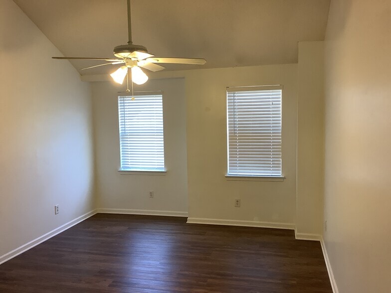 Building Photo - 214 Long Creek Pky