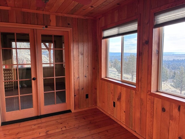 Building Photo - Peaceful Terrebonne Living Near Steelhead Falls, Unbelievable Views!