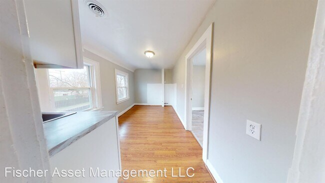 Building Photo - 2 br, 1 bath Apartment - 3224 West 32nd St...