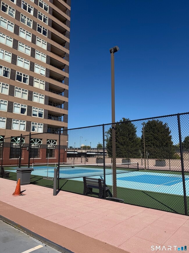 Building Photo - 235 E River Dr