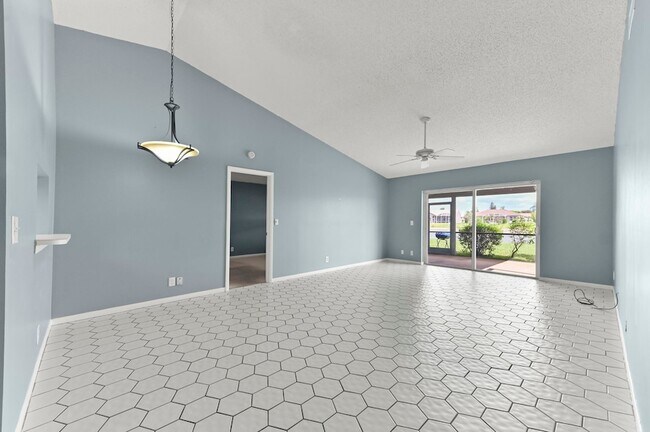 Building Photo - 8495 Lakepoint Ct