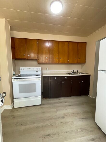 Building Photo - 203 S 11th St