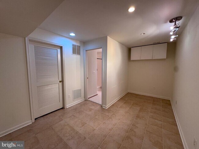 Building Photo - 8561 Barrow Furnace Ln