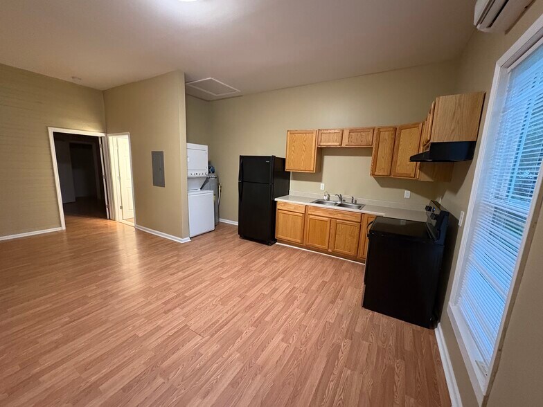Main living area - 304 Bullock St