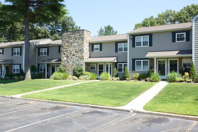 Primary Photo - 396 Lake Pointe Dr