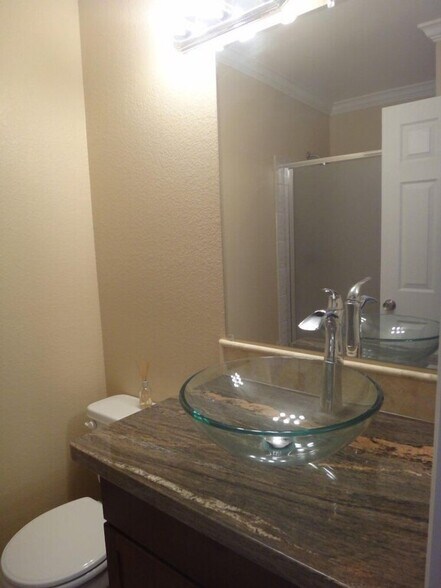 Bathroom - 4601 N 102nd Ave