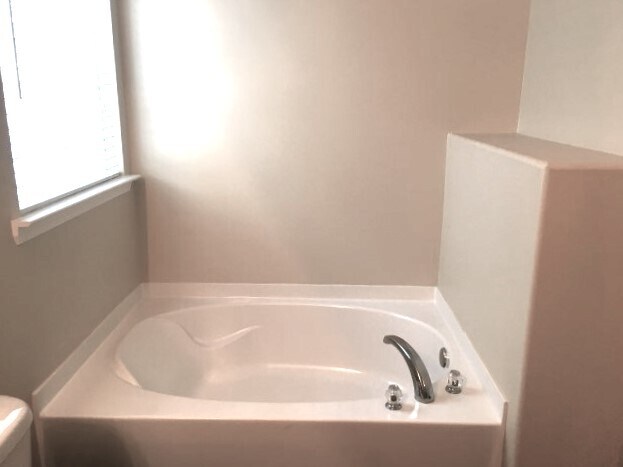 Building Photo - 90 Summer Hill Ct