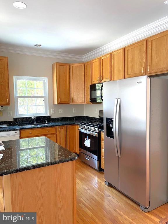 Building Photo - 6101 Newport Terrace