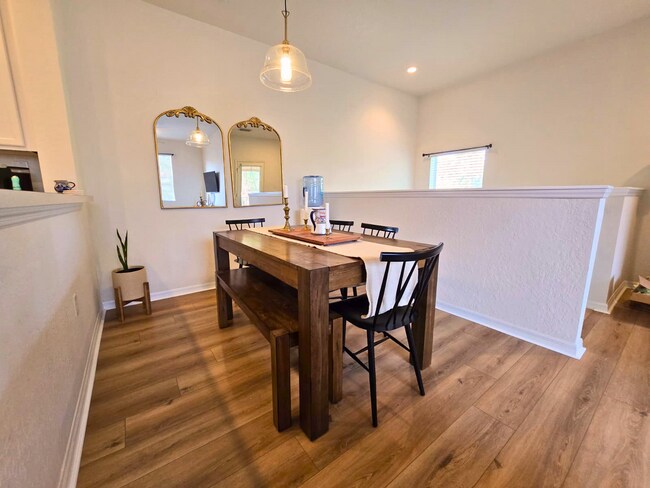 Building Photo - 3435 Parkridge Cir