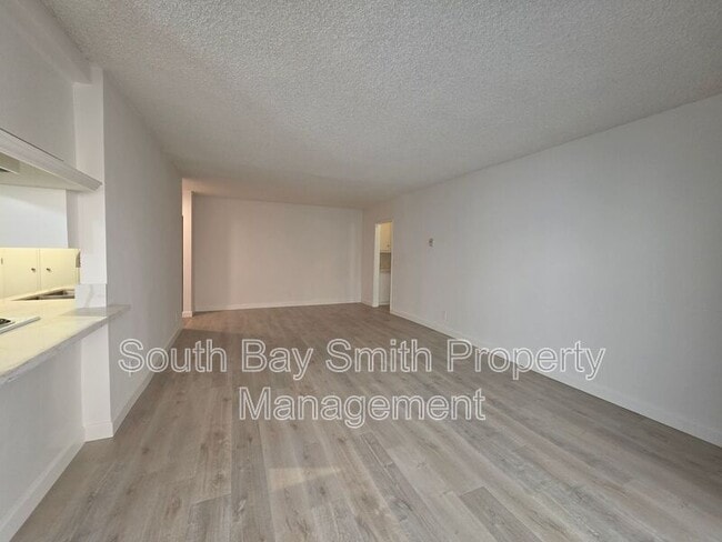 Building Photo - 8710 Delgany Ave