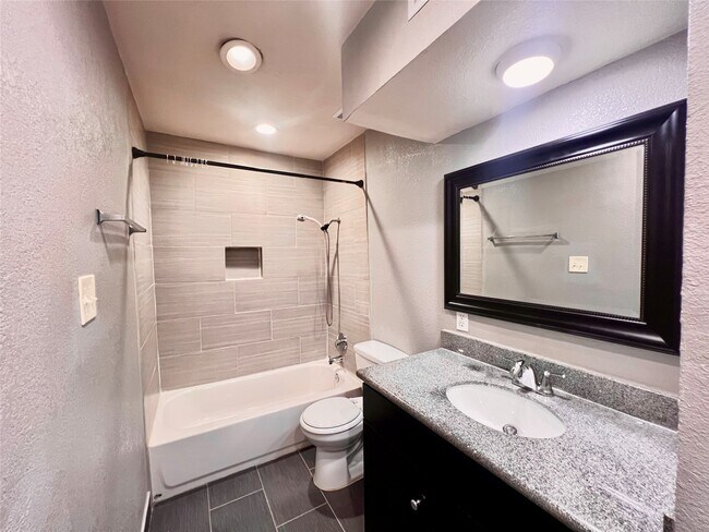 Building Photo - 10047 Westpark Dr