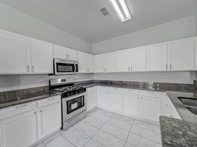 Building Photo - 905 Hems Ln