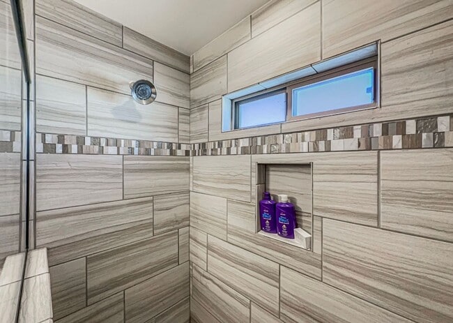 Building Photo - Westside area Rental (Completely Furnished) Beautiful 3 bed/2.5 baths