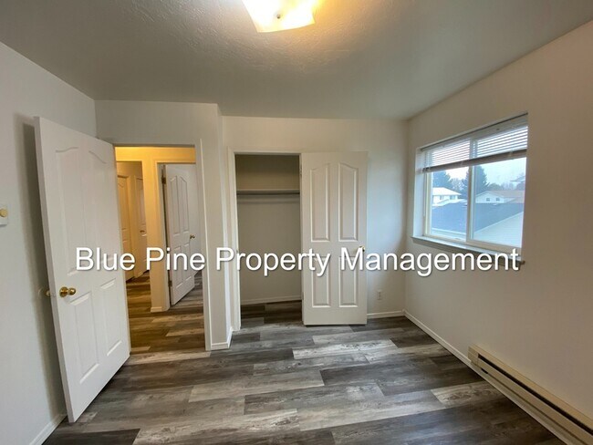 Building Photo - 2102 Stace St