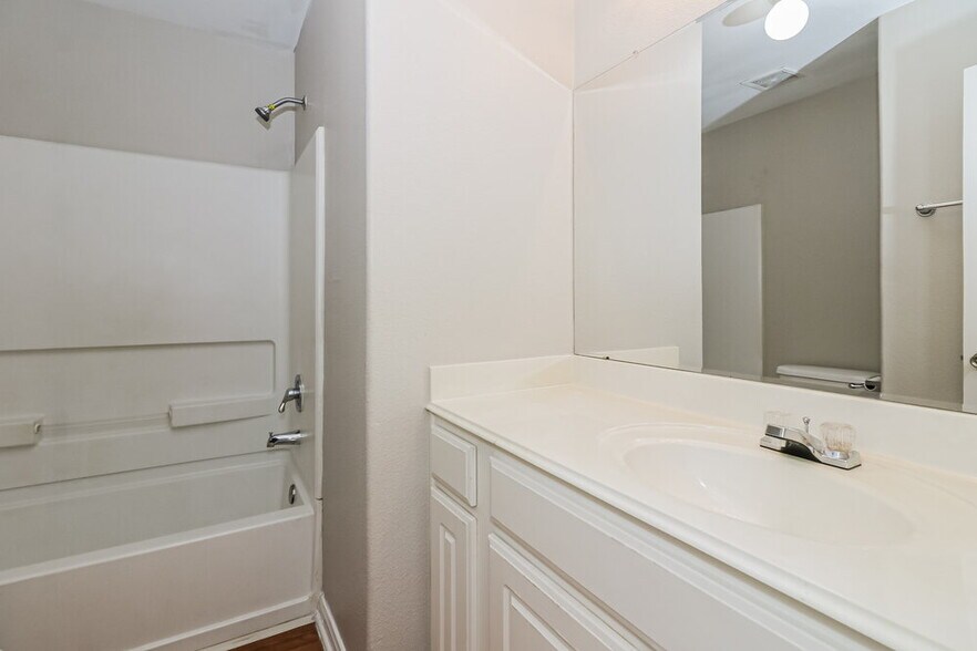 Building Photo - 4010 Cozy Trail Ct